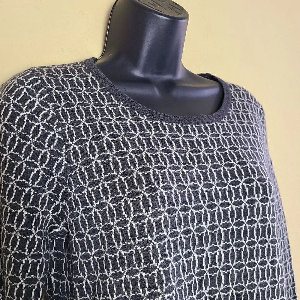 Max Edition Sweater - Picture 4 of 6